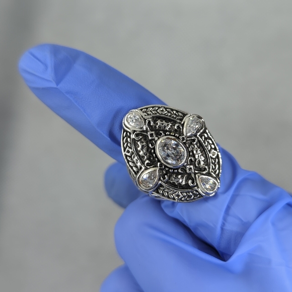 Ring 💍 - Picture 7 of 7